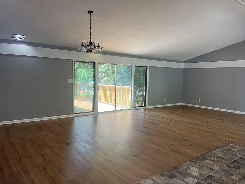 4 bed, 2.5 bath, 2889 sqft, $2,000 — Photo 4