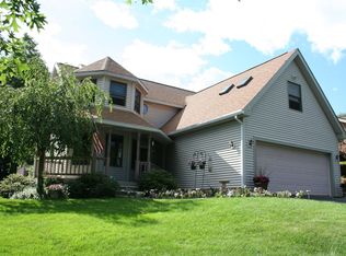 11 Oak Knoll St, Worcester, MA 01609