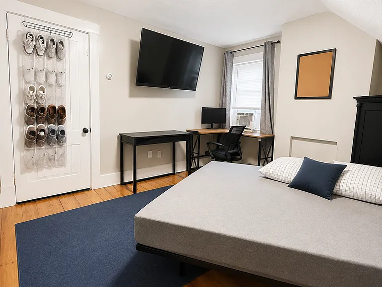 530 E 4th St #2 — Photo 10