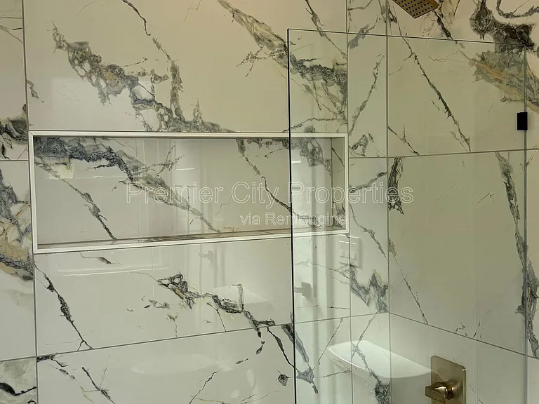 240 McGregor Ave #1 — Photo 8