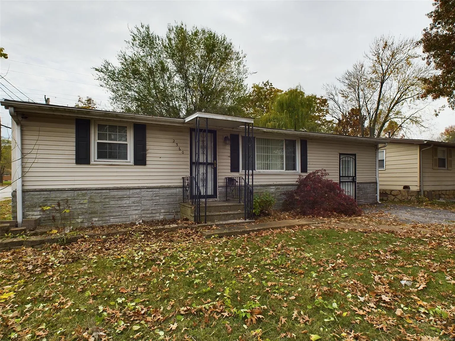 2360 Paul Ave photo 1