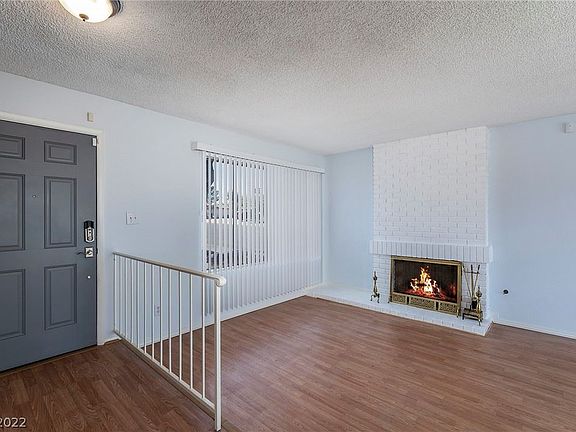 2nd image of 2920 Carnelian St