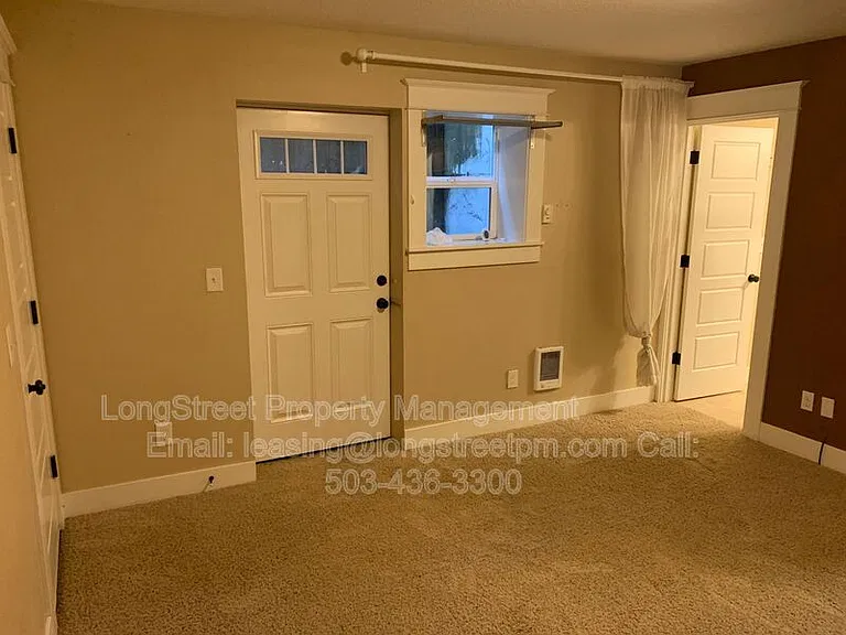 532 NE Sumner St #B — Photo 4