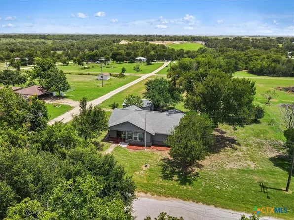 307 N 10th St, Buckholts, TX 76518