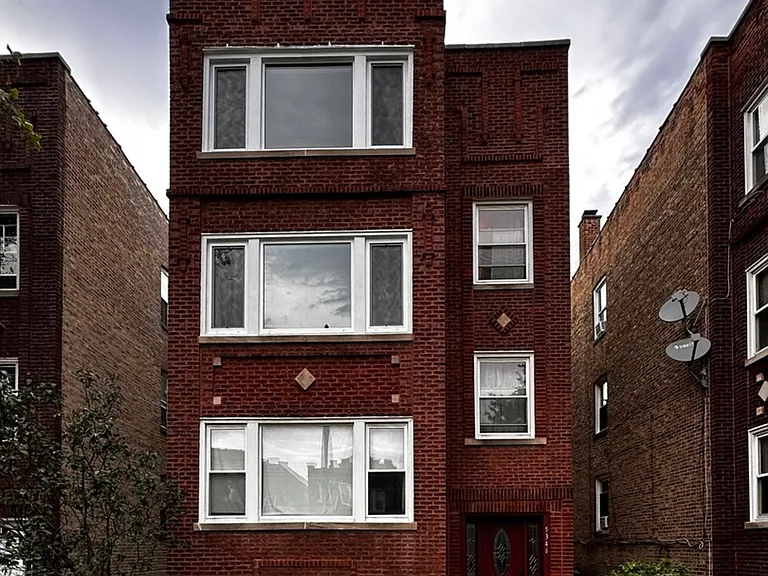5346 W Montrose Ave #2 — Photo 1