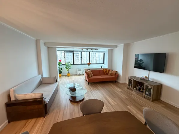 2 Hawthorne Pl, Boston, MA