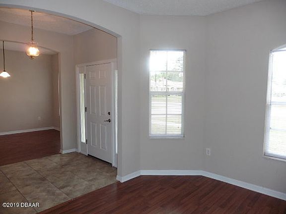 3rd image of 49 Pine Croft Ln