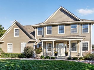 5304 NE Holiday Dr, Lees Summit, MO 64064