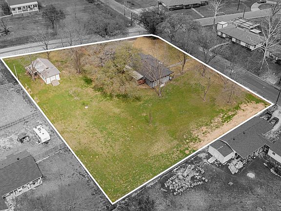 3rd image of 1307 N Rodeo St