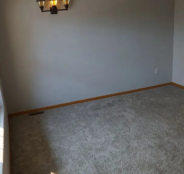 324 Saturn Dr — Photo 8