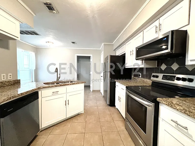 4460 Junction Dr — Photo 5