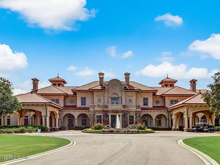 599 Alhambra Ln N — Photo 65