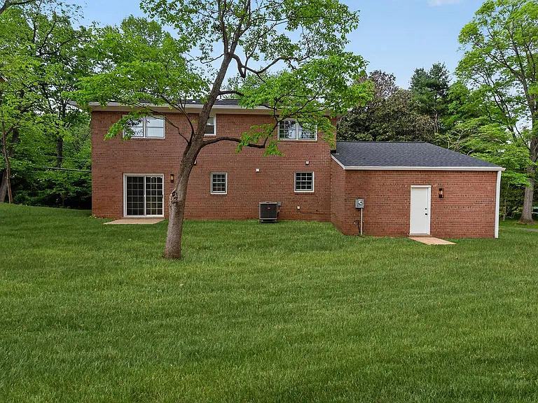 11523 Vale Rd — Photo 22