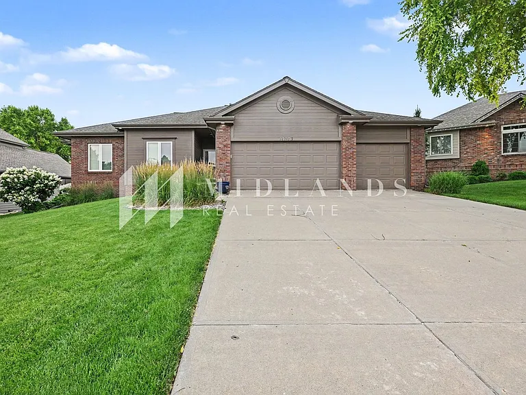 10307 Florence Cir — Photo 1