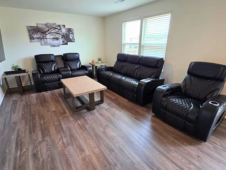 302 Pearson Dr — Photo 4