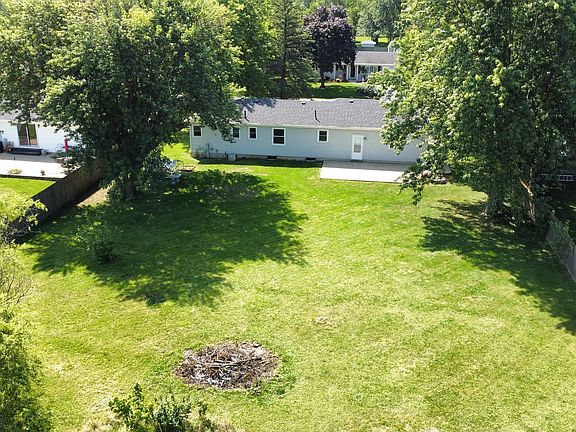 5th image of 1413 Corrie Ln