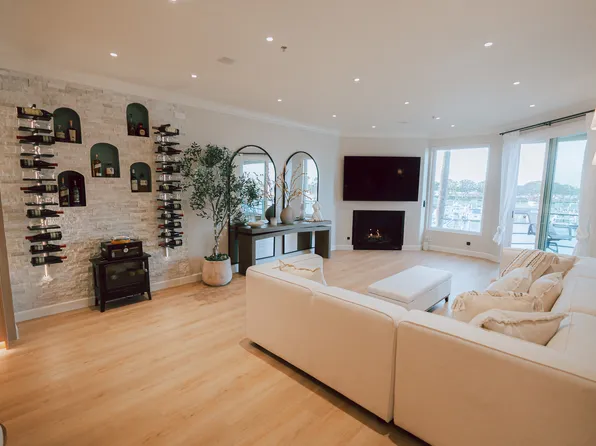 16291 Countess Dr Unit 208, Huntington Beach, CA 92649