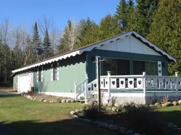 31968 E Tourist Rd, Drummond Island, MI 49726