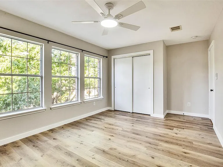 1201 Del Roy Dr — Photo 21