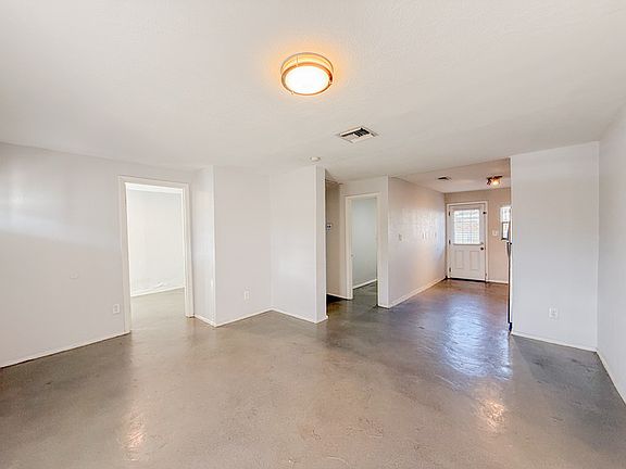 5th image of 1026 E Pierce St APT A