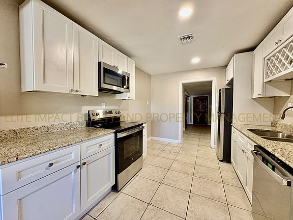 5th image of 2637 N Wilson Ave