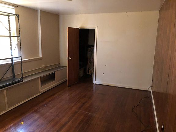 3rd image of 916 8th Ave #B
