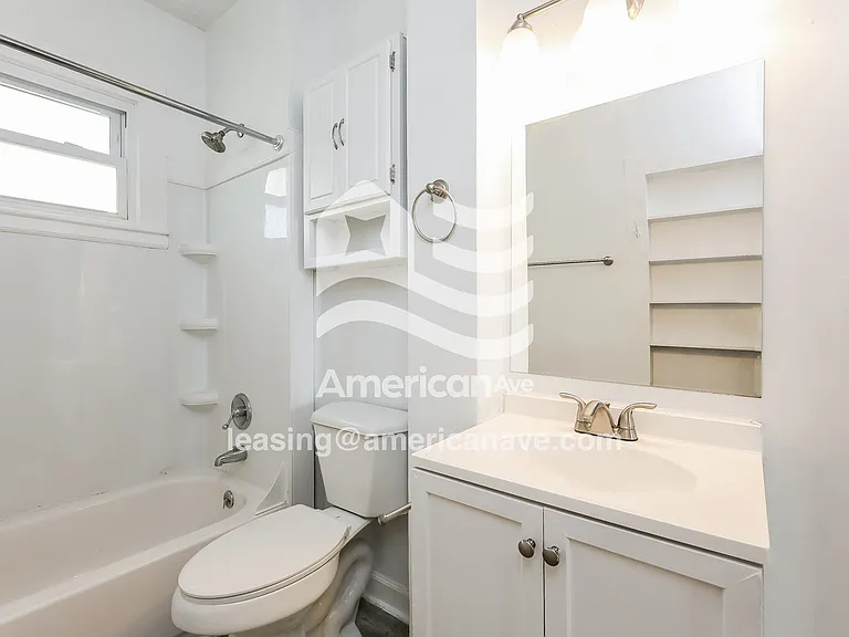 14887_013_wm_-_bathroom_13267178.jpg