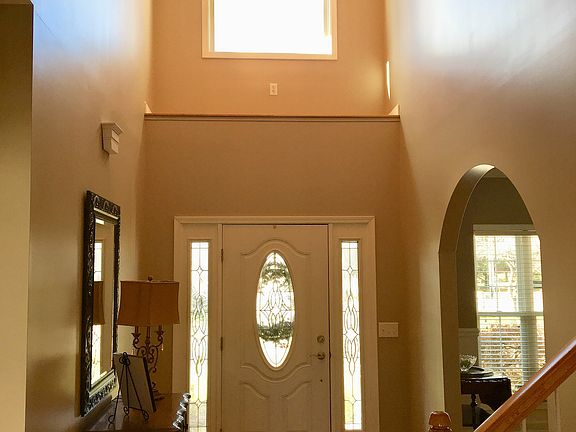 3rd image of 628 Greenfield Ln