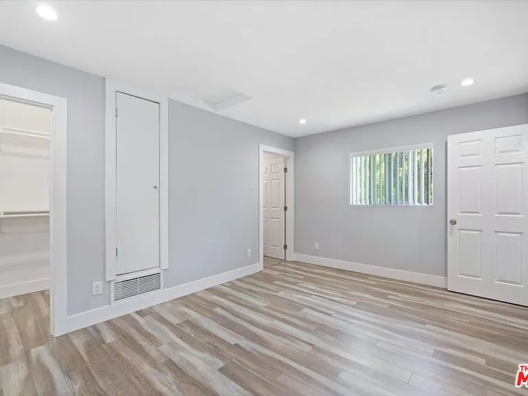 6652 Orion Ave — Photo 19