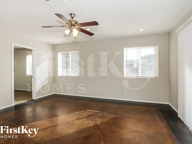 5031 W Windrose Dr — Photo 6