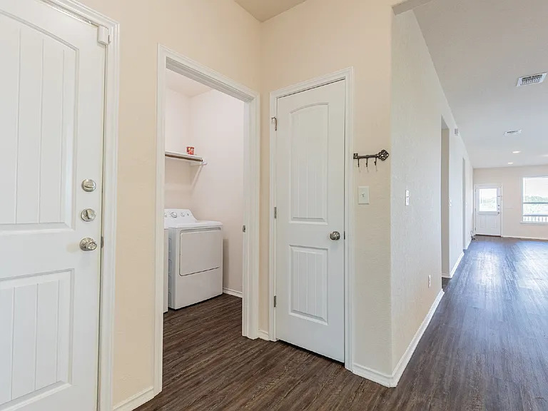 11219 Pomona Park Dr — Photo 3