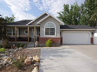 1237 E Cedar View Dr, Sandy, UT 84094