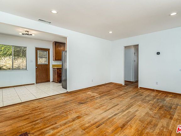 5th image of 6352 Clyde Ave