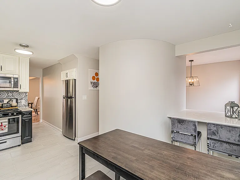 432 Skokie Blvd — Photo 16