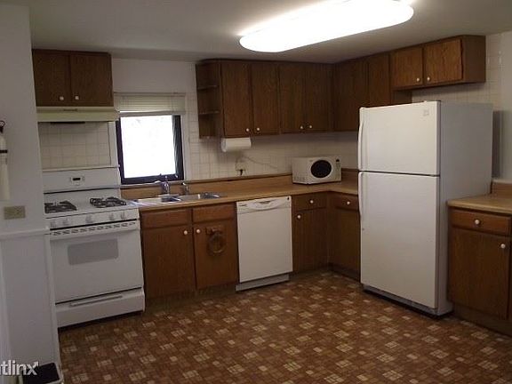 5th image of 1622 Henry Ave