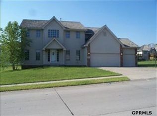 17215 Y St, Omaha, NE 68135