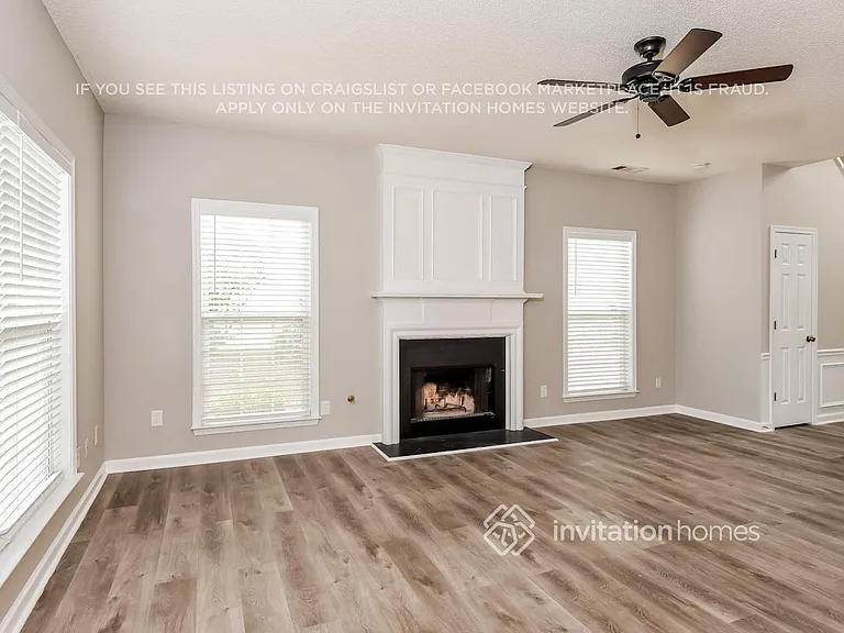 2206 Sprucewood Dr NW — Photo 2