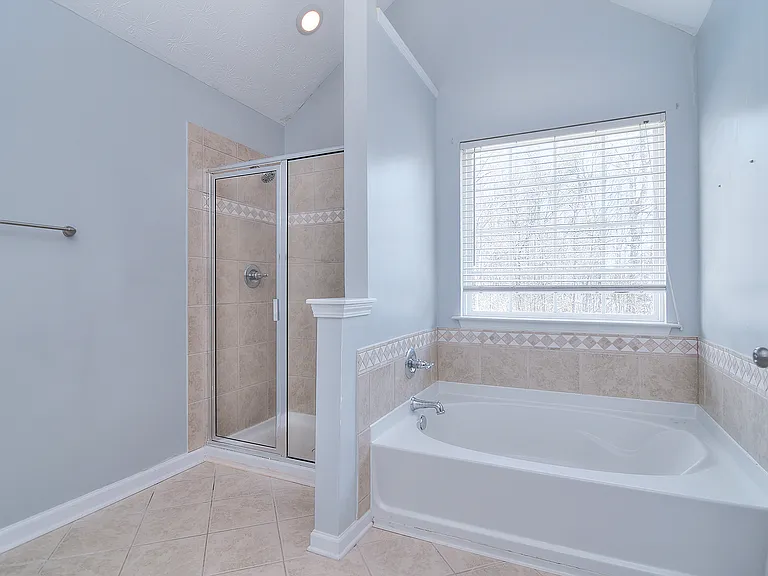 Eagle Creek Dr — Photo 10