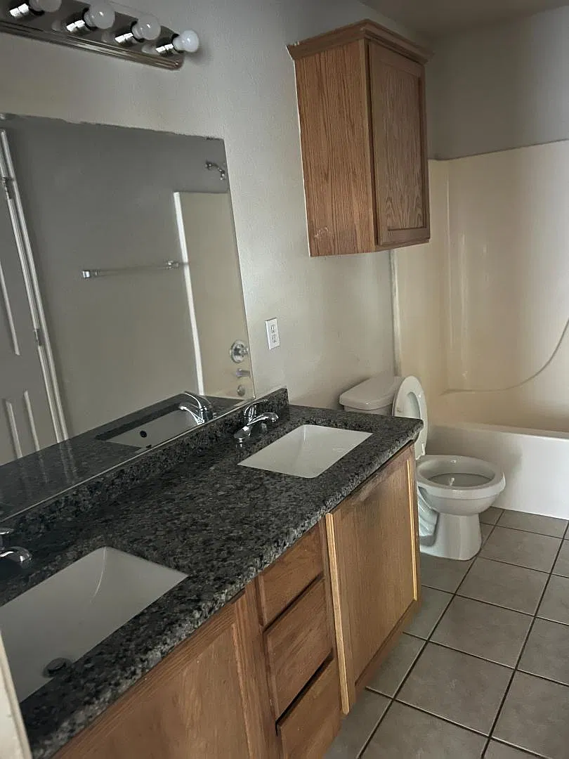 2100 Quail Creek Dr — Photo 1