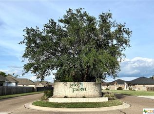 313 Silver Lk, Victoria, TX 77904