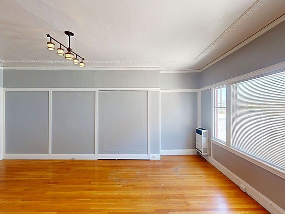 4th image of 607 Beacon St #9