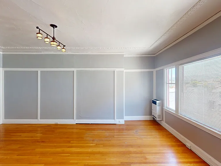 607 Beacon St — Photo 4