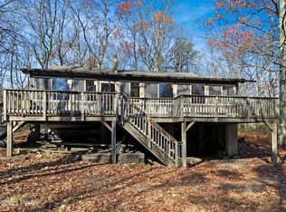 134 Eastwood Dr, Shohola, PA 18458
