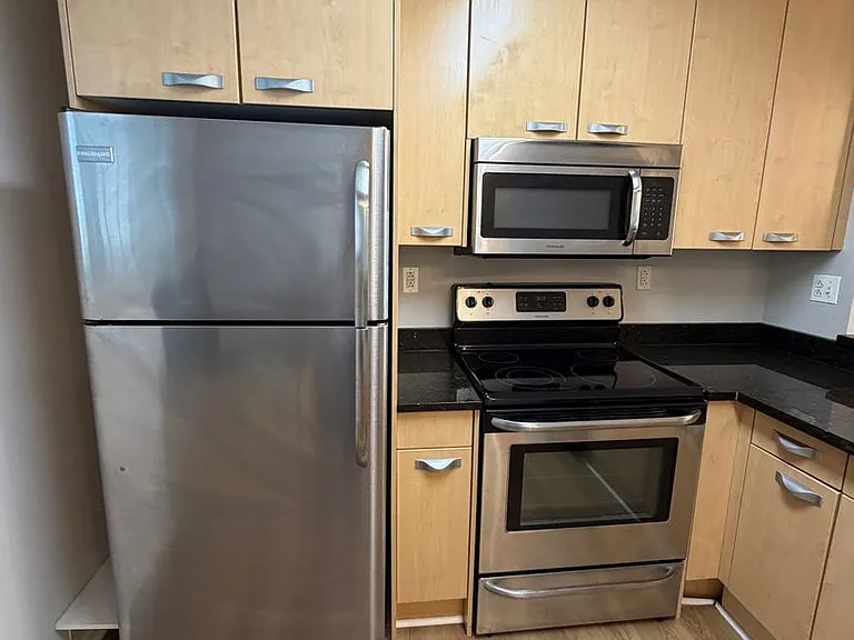 2 Leverington Ave #28 — Photo 16