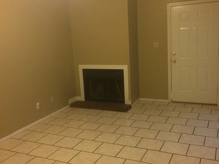13 W Ash St — Photo 2