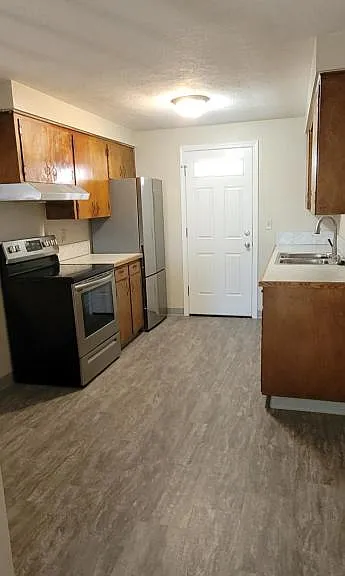 274 SE Kingwood Ave — Photo 6
