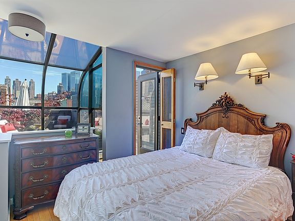 5th image of 420 W 47th St APT 5E