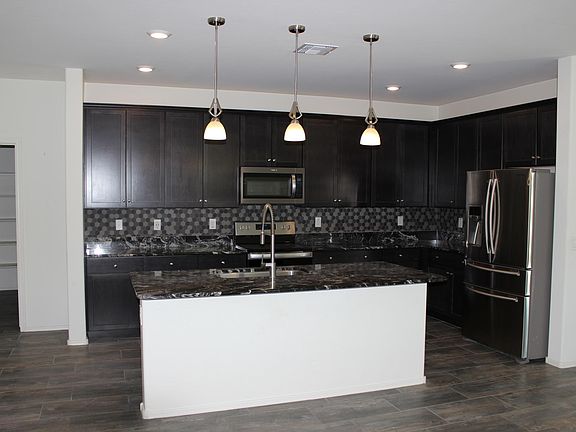 4th image of 15403 W Windward Ave