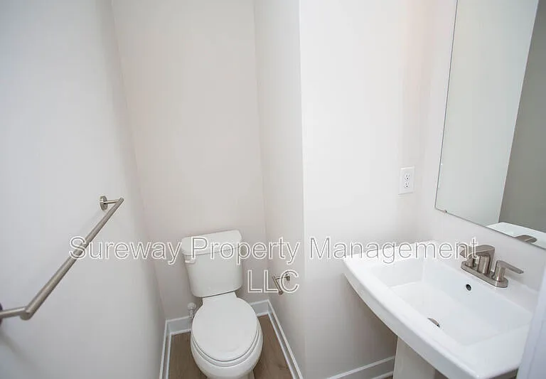 8 Foxwood Dr — Photo 19