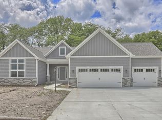 1303 Briarwood Ln, Mahomet, IL